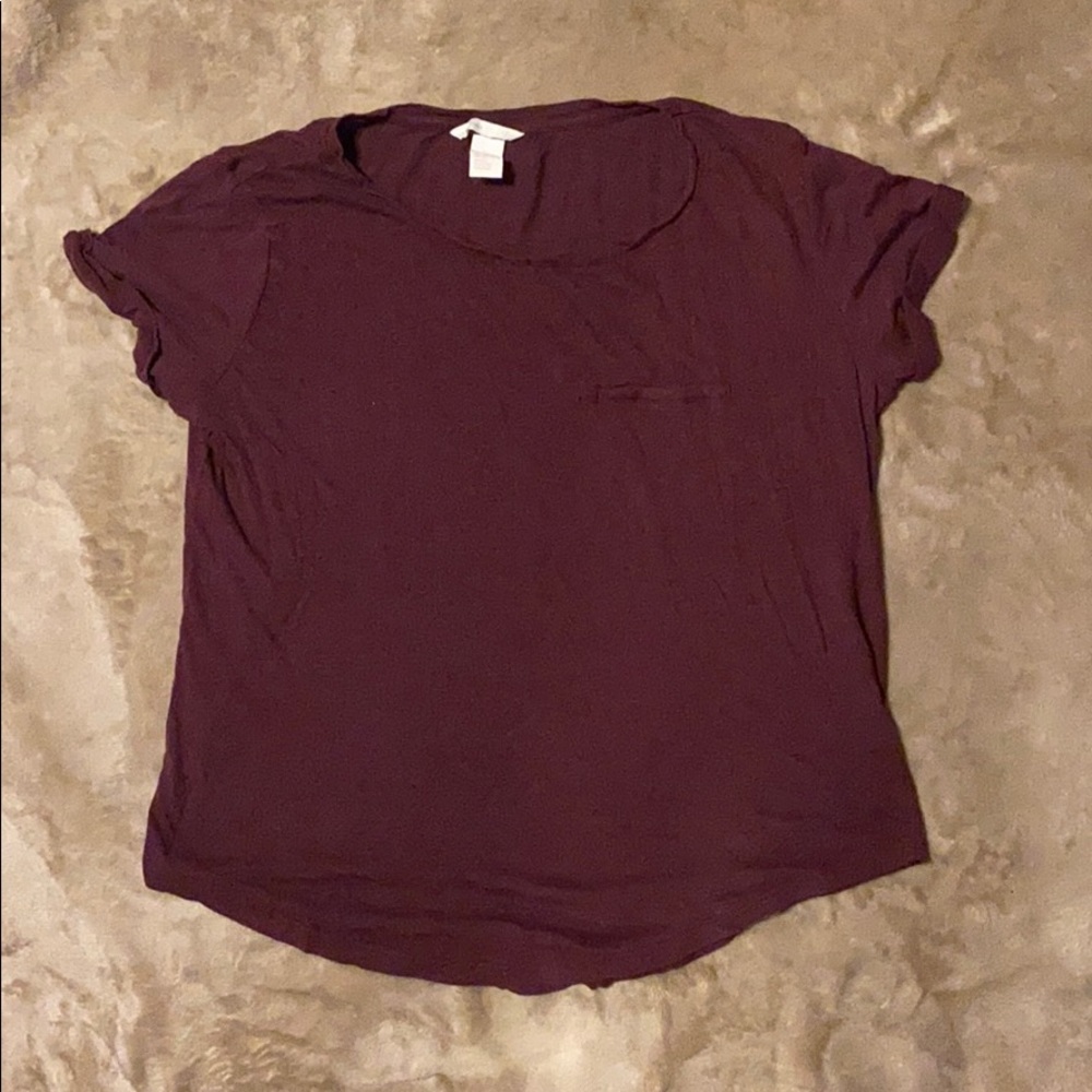 Maroon short sleeve tee